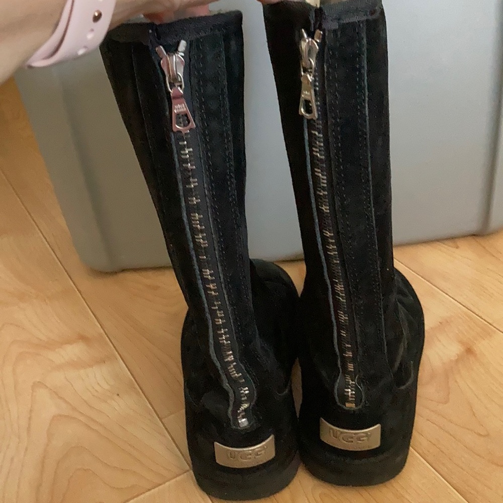 Ugg knightbridge zippered black boots. Size 6